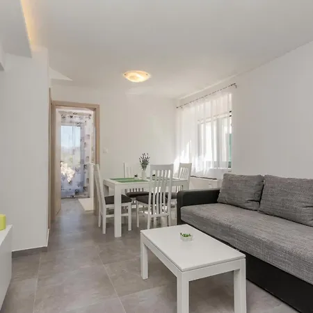 Apartman Mustaca Dvori