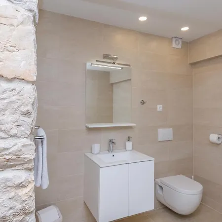 Mustaca Dvori Apartman